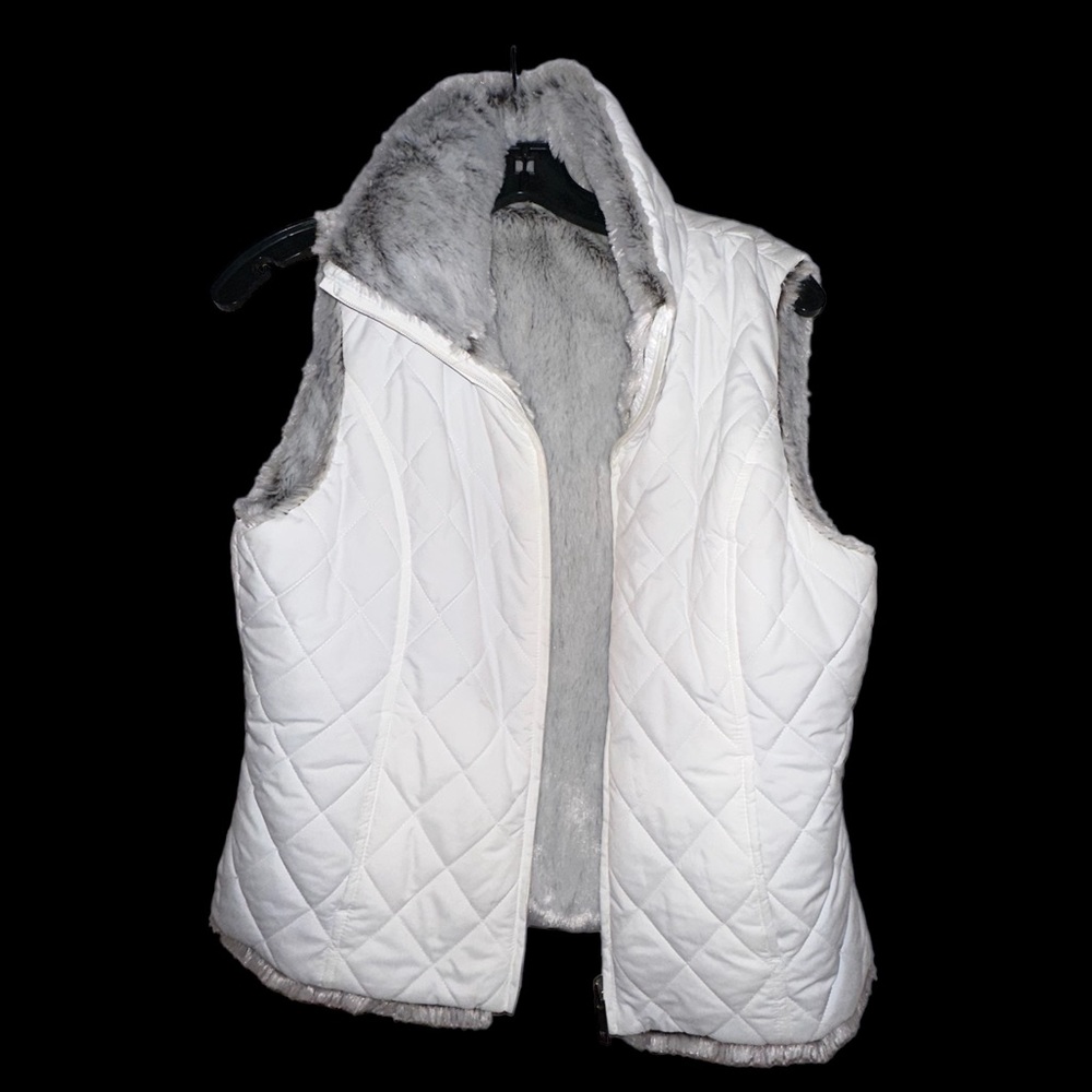 Reversible vest - off-white and faux fur